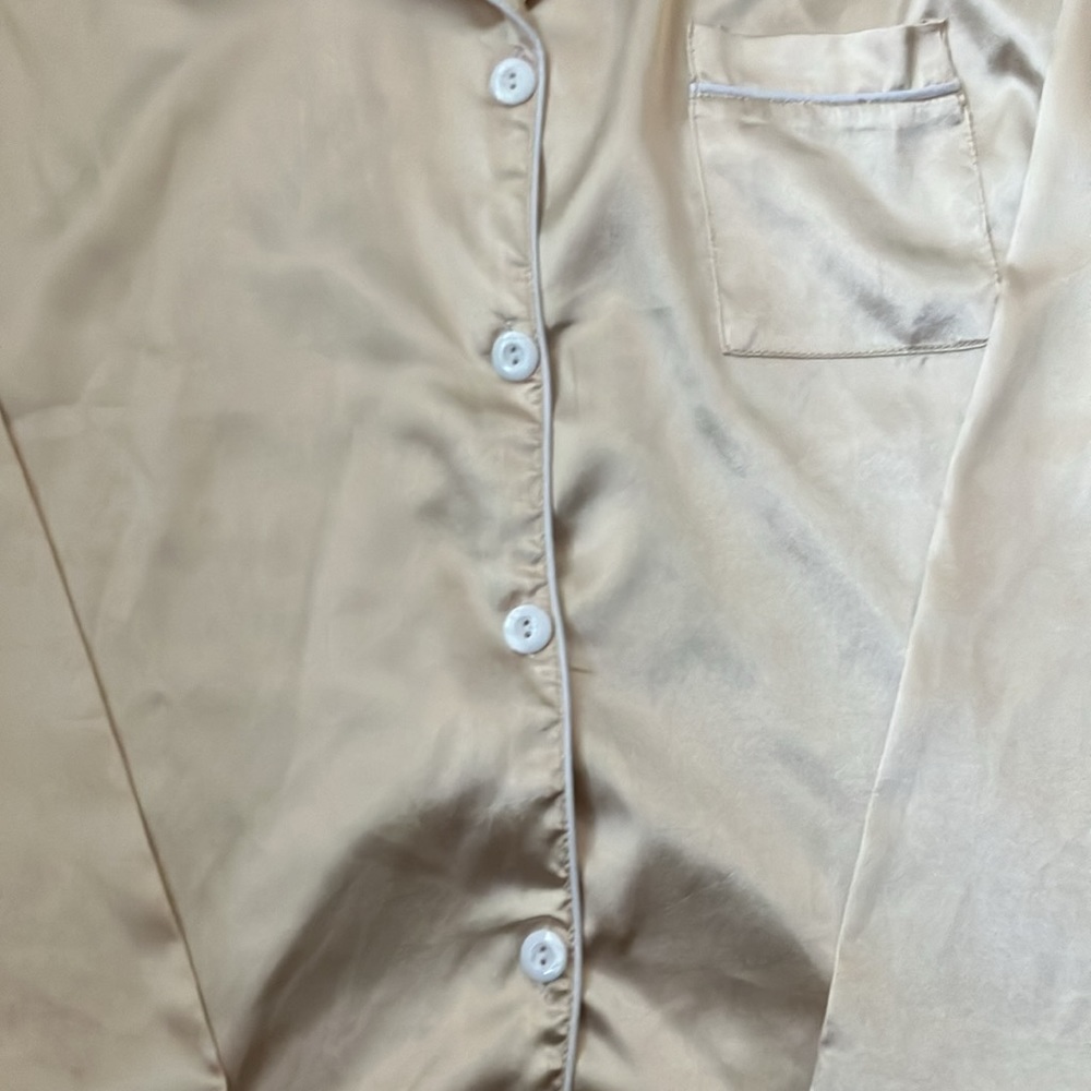 Champagne colored pajamas silk size large - Picture 4 of 4